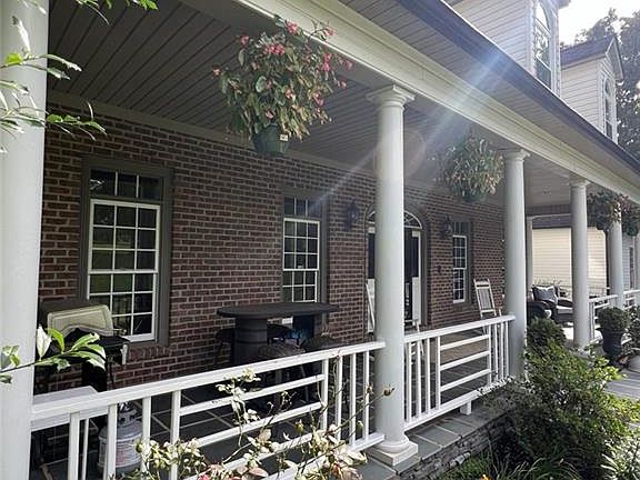 4th image of 191 Mossdale Rd