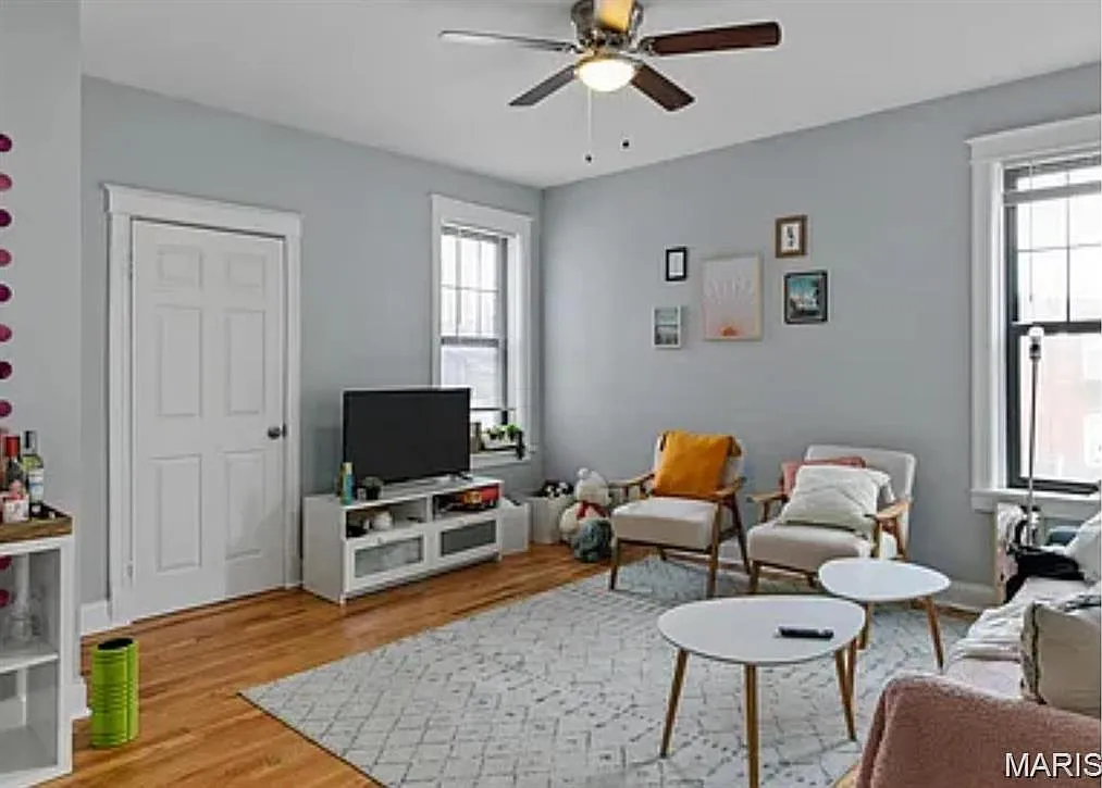 3 bed, 2.0 bath, 1400 sqft, $2,295 — Photo 3