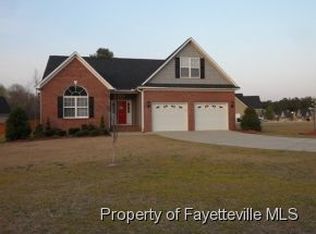 1701 Pristine Ln, Hope Mills, NC 28348