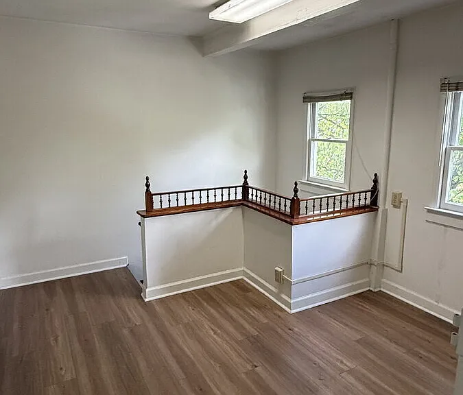 424 Elm Ave SW — Photo 2