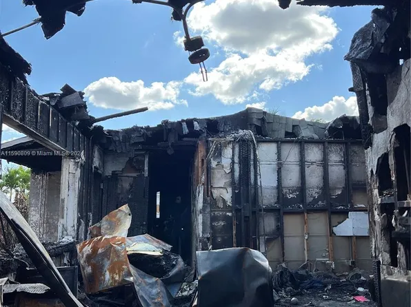 1860 NW 187th St, Miami Gardens, FL 33056