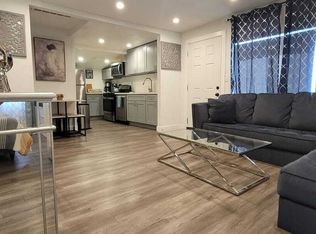 532 N Berendo St #D, Los Angeles, CA 90004