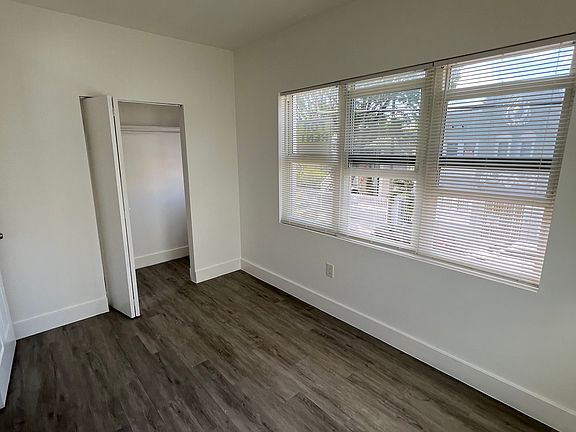 4th image of 1012 SW 4th St APT 7
