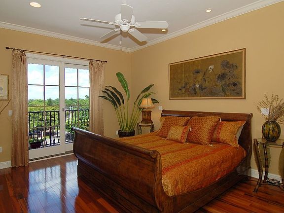 3rd image of 1541 Oak St #11