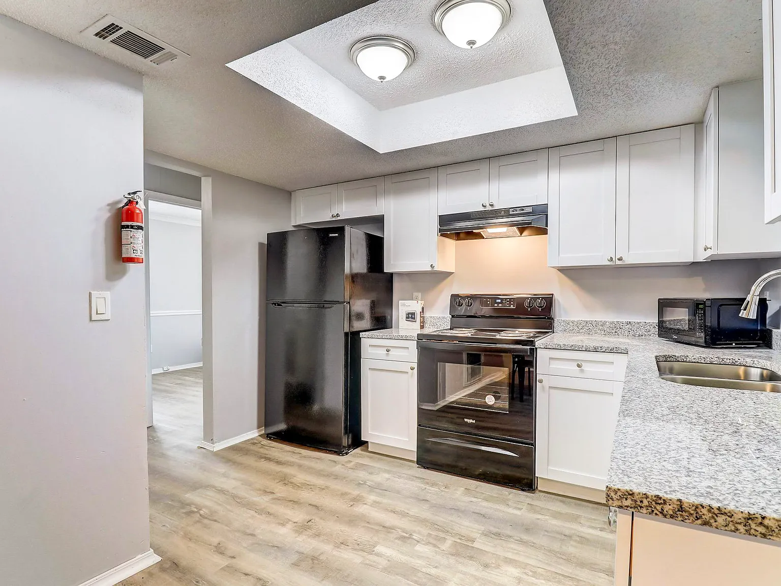 4 bed, 3.0 bath, 1965 sqft, $650 — Photo 4