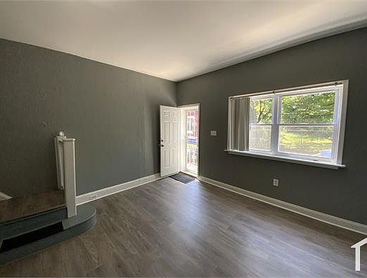 3rd image of 2143 N Woodstock St