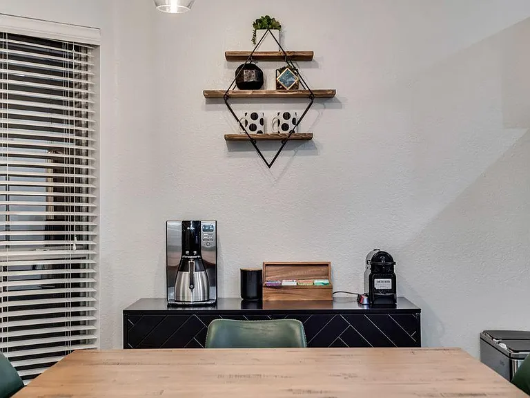 3933 Wisteria Ln — Photo 6
