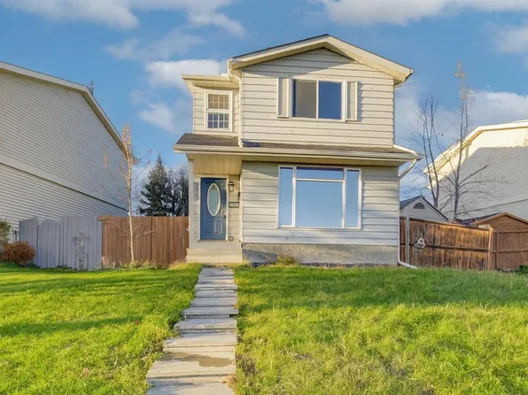 171 S Erin Woods Dr SE, Calgary, AB T2B 2V7