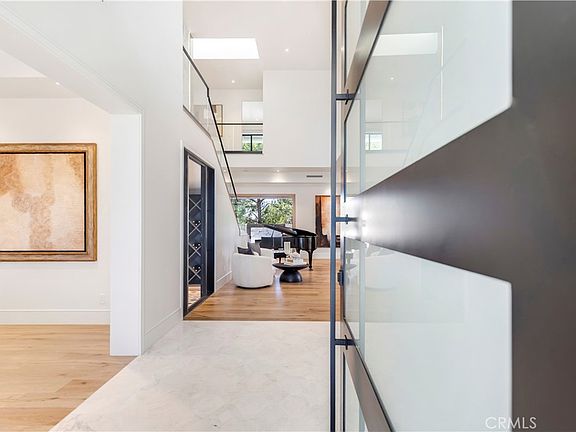 5th image of 6 Pinehurst Ln