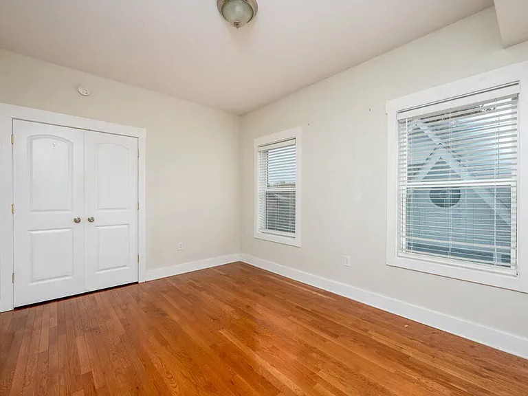 703 N Walnut St — Photo 13