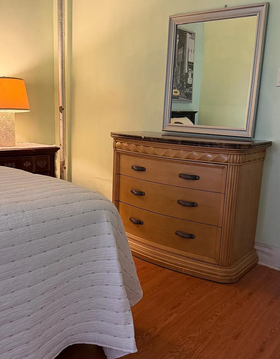 3 bed, $1,200 — Photo 1
