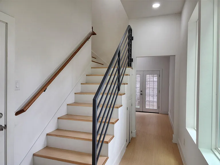 3407 Saint Emanuel St — Photo 9