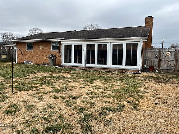 2nd image of 822 Westview Dr
