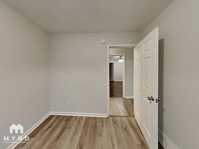 4734 Bradford Dr — Photo 13