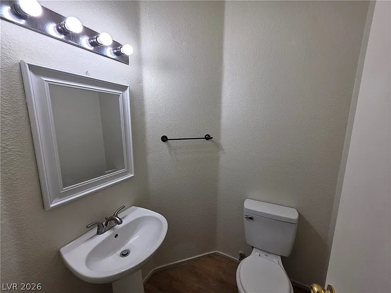 2506 Lady Elizabeth Ct — Photo 43