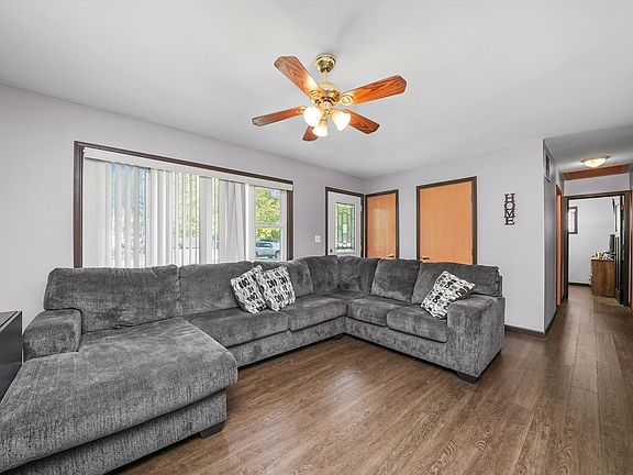 3rd image of 906 Barthelme Ave