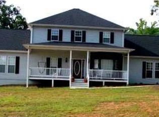 354 Pointe Willow Dr, Cleveland, GA 30528