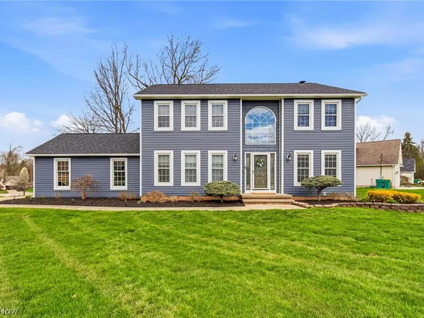 7891 Frontier Dr, Mentor, OH 44060