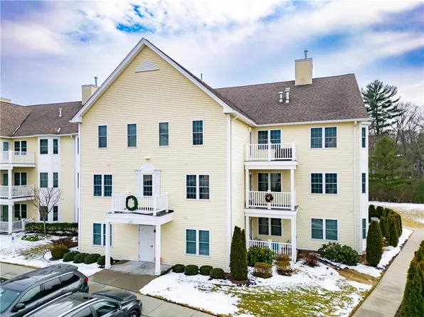 20 Saw Mill Dr #306, North Kingstown, RI 02852
