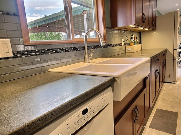 3rd image of 2036 J St NE