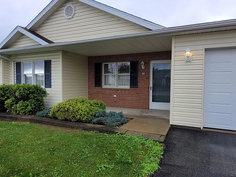 100 Sterling Hills Dr — Photo 4