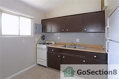 3rd image of 1053 Neville Ave