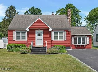 327 Sullivan Rd, Schenectady, NY 12304