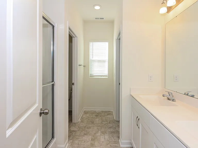 1537 King St — Photo 8