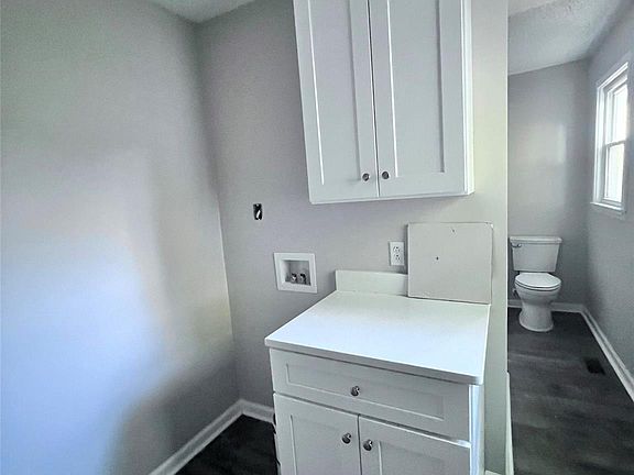 4th image of 400 Chatham Ave