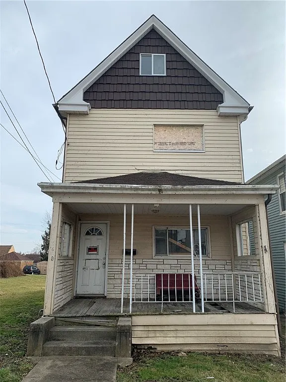 660 Addison St photo 1