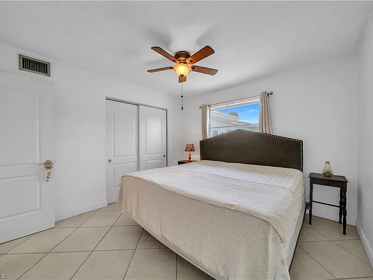 730 Joel Blvd — Photo 12