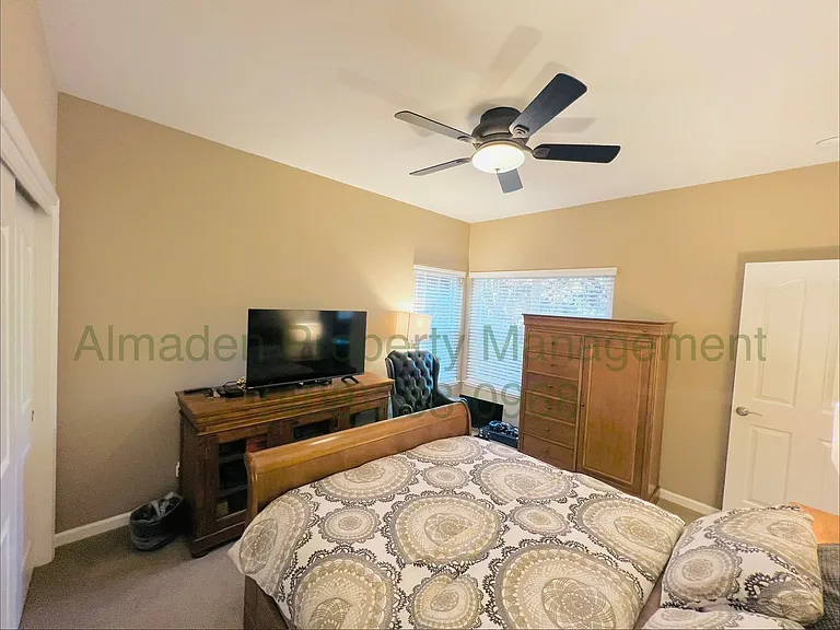 7000 Sterling Gate Ct — Photo 18