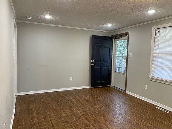 3rd image of 203 Barnhill St