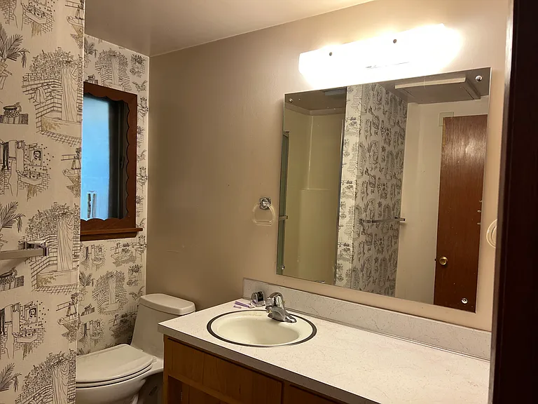 3527 Shattuck Ave S — Photo 45