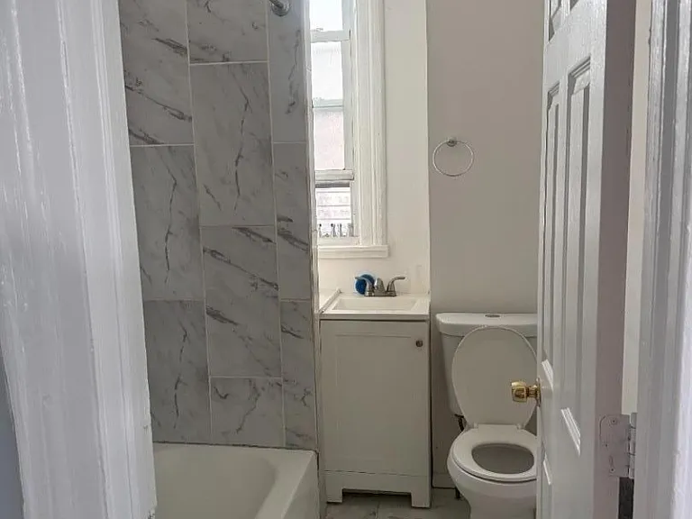 81 Rose Ter — Photo 10