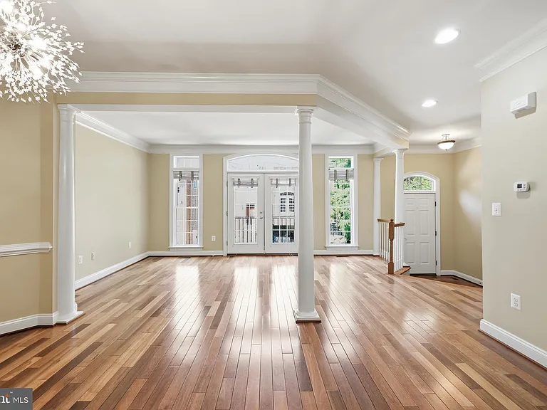 6403 Velliety Ln — Photo 11