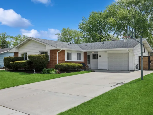385 Lafayette Ln, Hoffman Estates, IL 60169