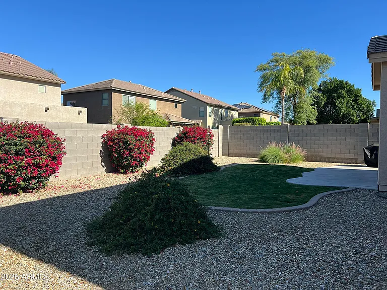 6734 W Blackstone Ln — Photo 40
