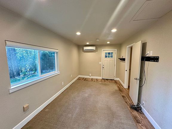 3rd image of 10891 Berggren Ln
