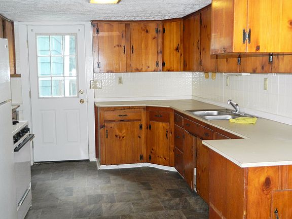 3rd image of 1233 1/2 Overbrook Dr