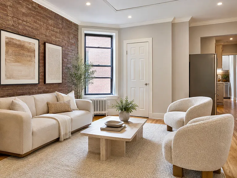 252 Mott St #2 — Photo 1