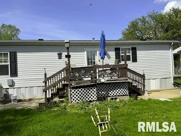 205 Abens Ave, Henry, IL 61537
