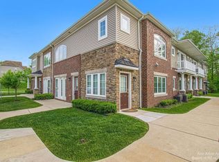 5596 Arbor Chase Dr, Ann Arbor, MI