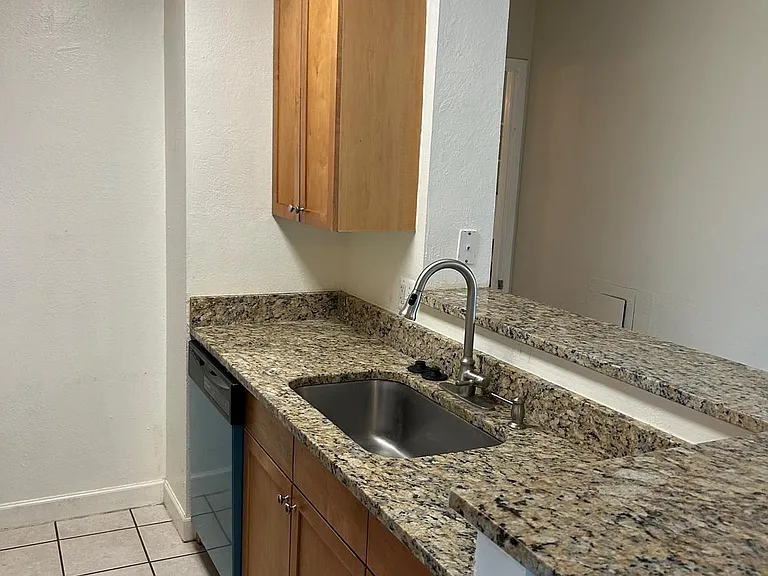 75 S Reynolds St #212 — Photo 5