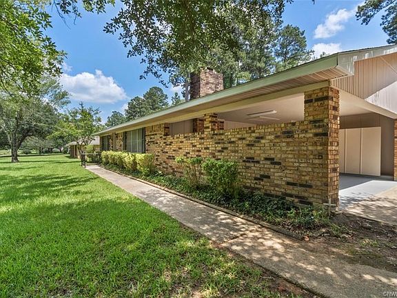 4th image of 439 Shady Wood Ln