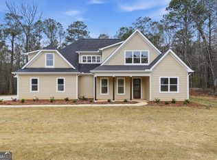 370 Harbour Shores Dr, Jackson, GA 30233