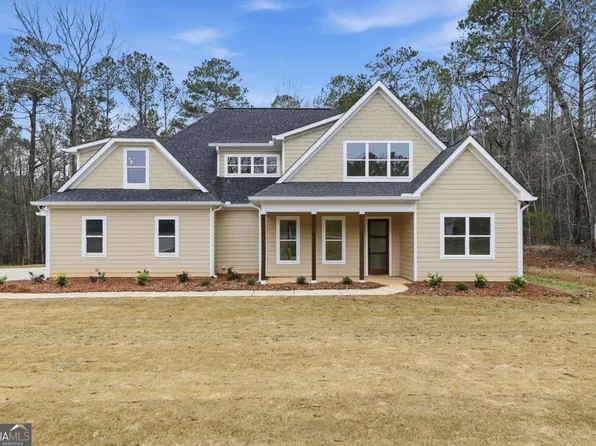 370 Harbour Shores Dr, Jackson, GA 30233