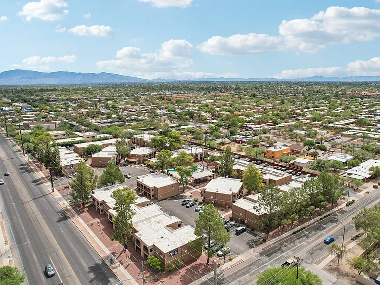 College Town Tucson- Near The U of A — Photo 50