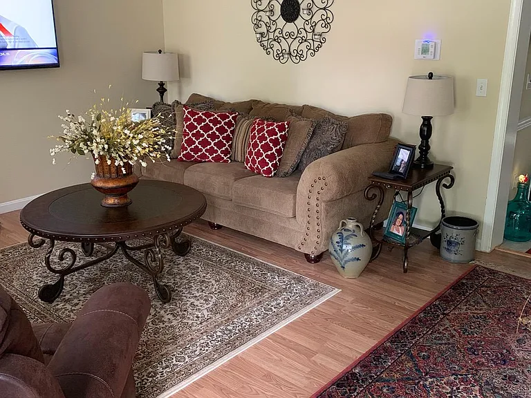 835 Larch Way — Photo 10