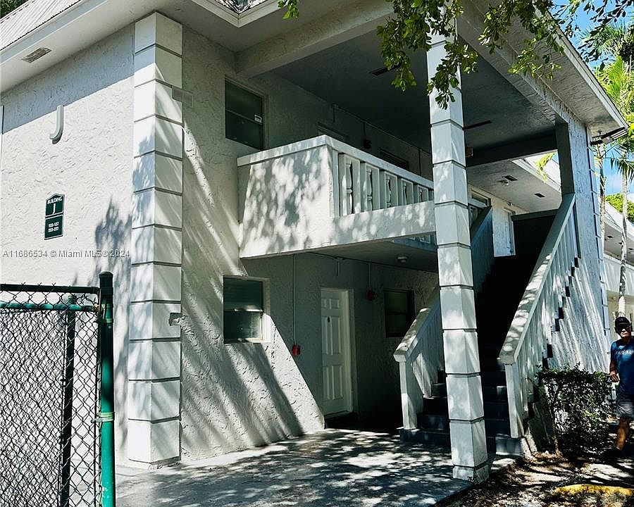 1st image of 17255 SW 95th Ave APT 122